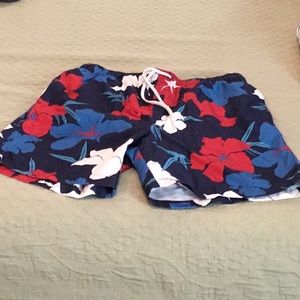 Men’s floral swim trunks size medium
